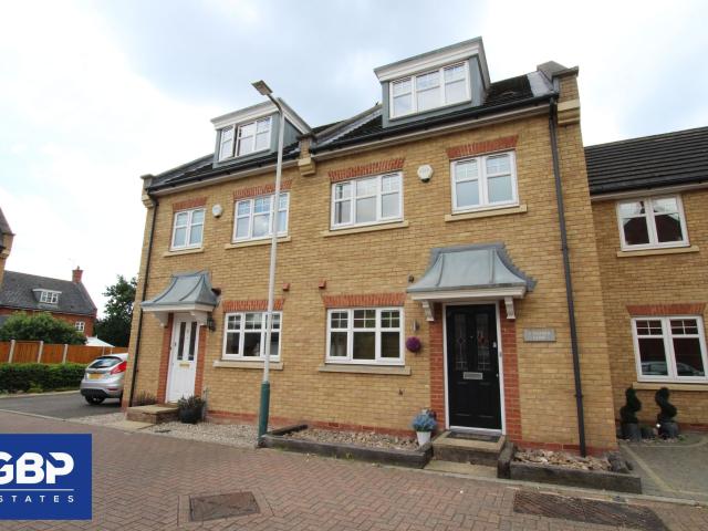 Apartment for rent in Gidea Park, Isle Of Man
