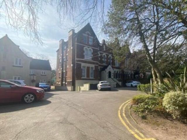 Apartment for rent in Calderstones