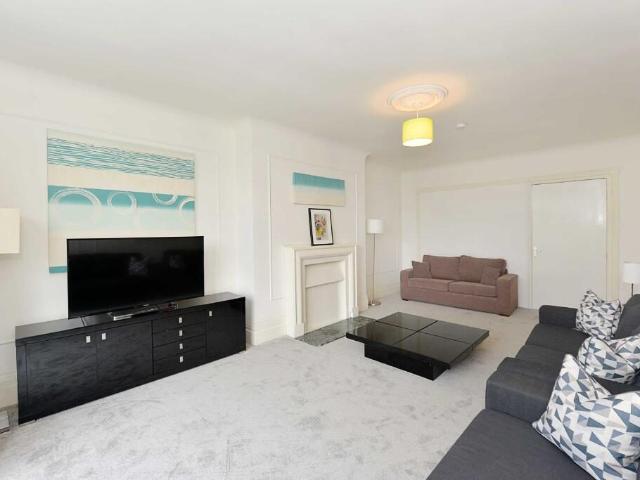 Apartment for rent in St. John's Wood, Greater London
