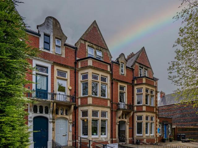 Apartment for rent in Plasnewydd, Falcon Lodge