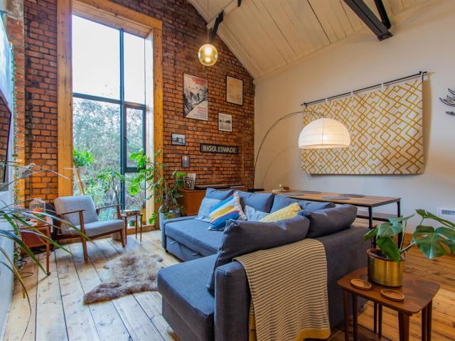 Apartment for rent in Saltmead, Falcon Lodge