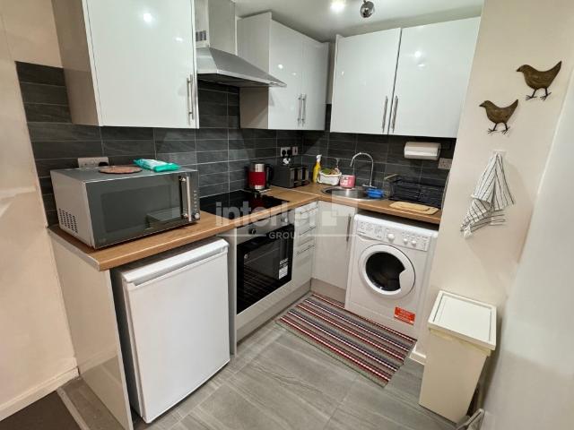 Apartment for rent in Plasnewydd, Falcon Lodge