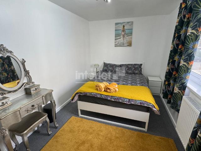 Apartment for rent in Plasnewydd, Falcon Lodge