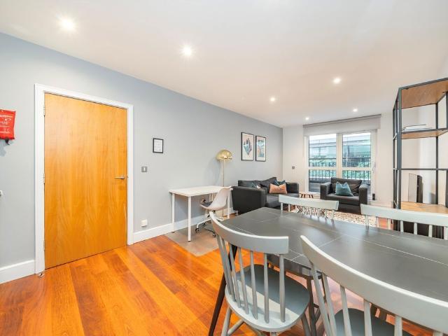 Apartment for rent in Aldgate, Greater London