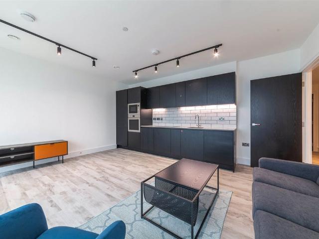 Apartment for rent in London Borough of Ealing, Park Royal