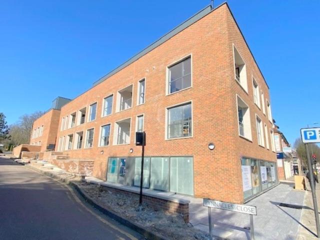 Apartment for rent in Stanmore Broadway, Greater London