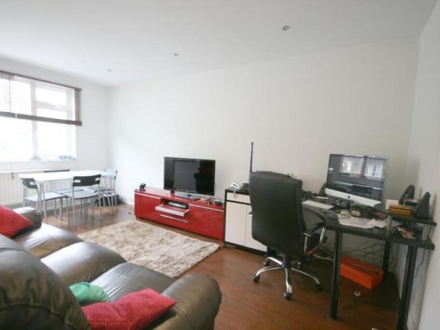 Apartment for rent in Chalk Farm, Greater London