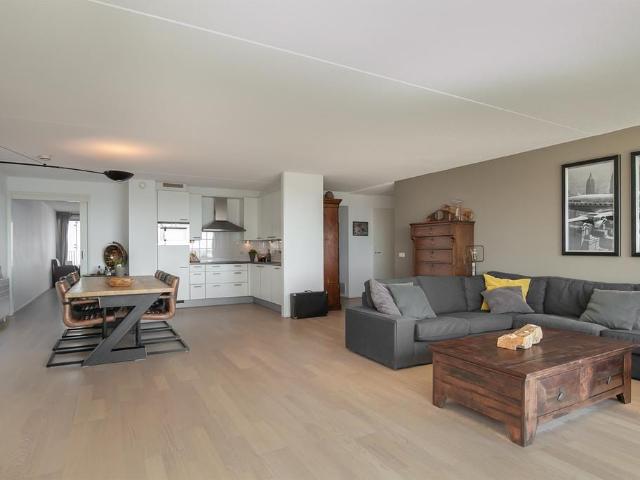Appartement te huur in Bezuidenhout, Zuid Holland