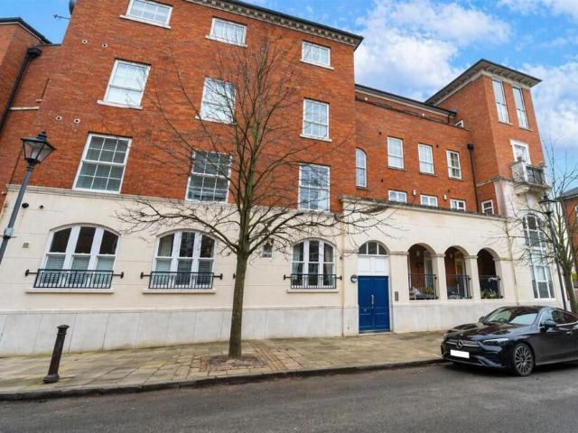 Apartment for rent in Dickens Heath, West Midlands