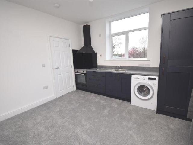 Apartment for rent in Daisy Hill, Lee Bank