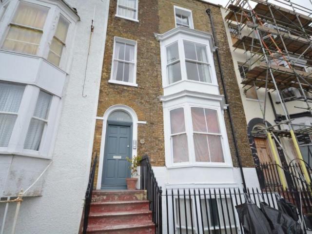 Apartment for rent in Westbrook, Acol