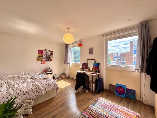 Apartment for rent in Lanfranc Estate, Mile End