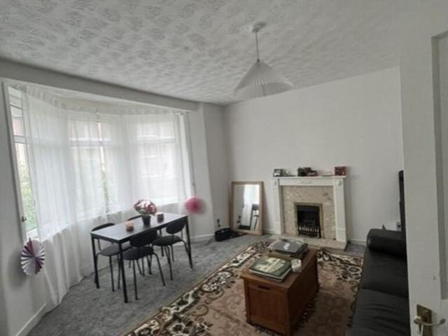 Apartment for rent in Scotstounhill, Scotstoun