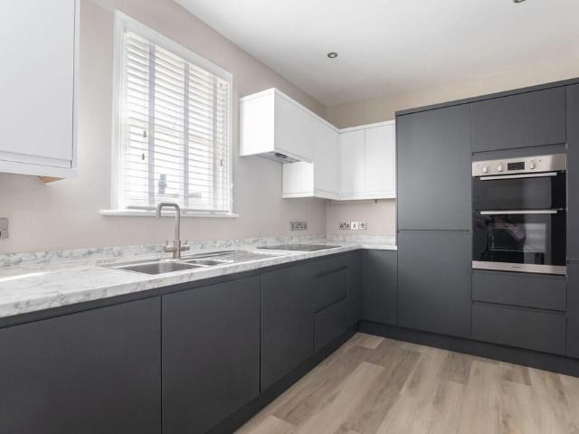 Apartment for rent in Ewens Farm, Golden Valley
