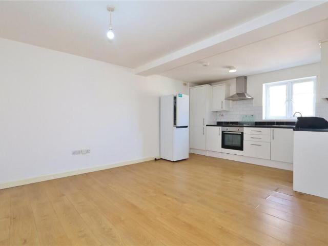 Apartment for rent in Horsell, Woking