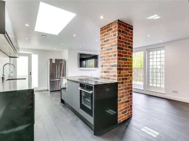 Apartment for rent in Belsize Park, Greater London