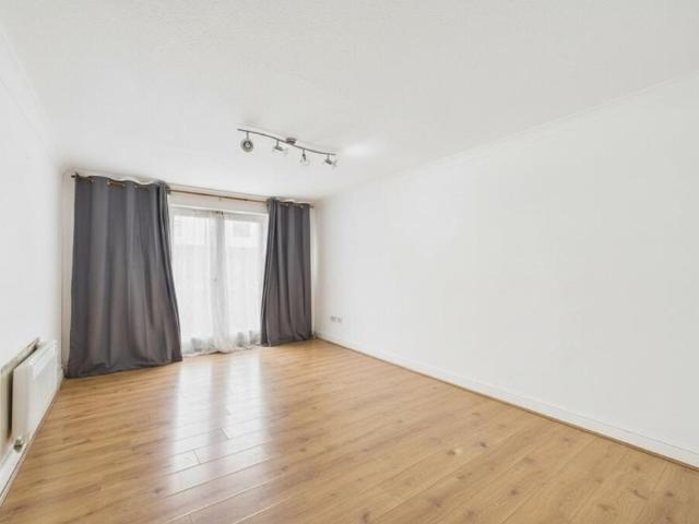 Apartment for rent in Slough