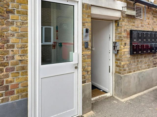 Apartment for rent in Alton Barnes, Essex