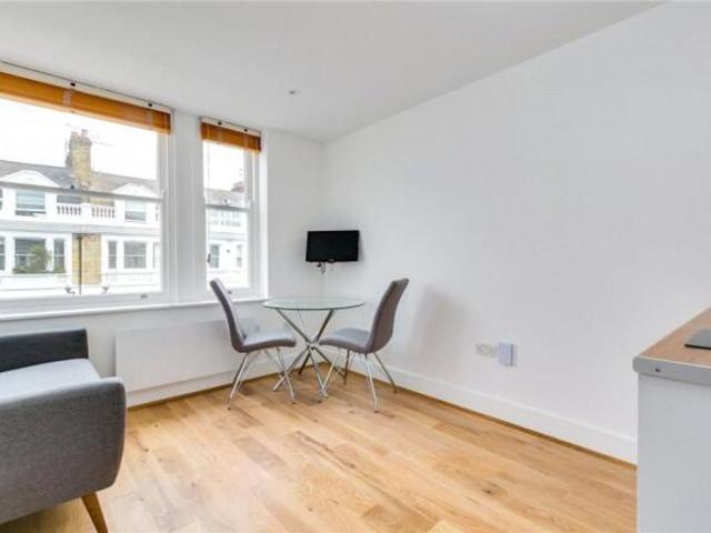 Apartment for rent in Earl's Court, Greater London