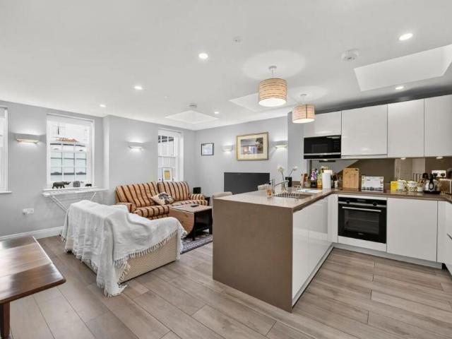Apartment for rent in Putney, Greater London