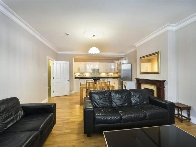 Apartment for rent in Earl's Court, Greater London
