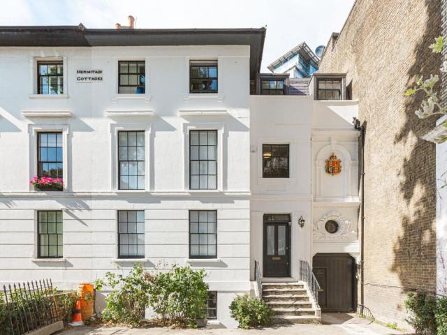 Apartment for rent in West Kensington, Greater London