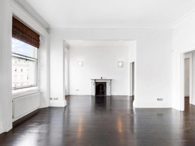 Apartment for rent in South Kensington, Greater London