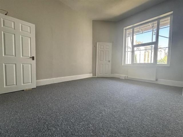 Apartment for rent in Bohemia, Guestling Green