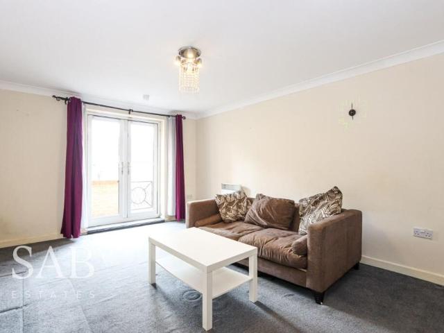 Apartment for rent in London Borough of Ealing, Greenford