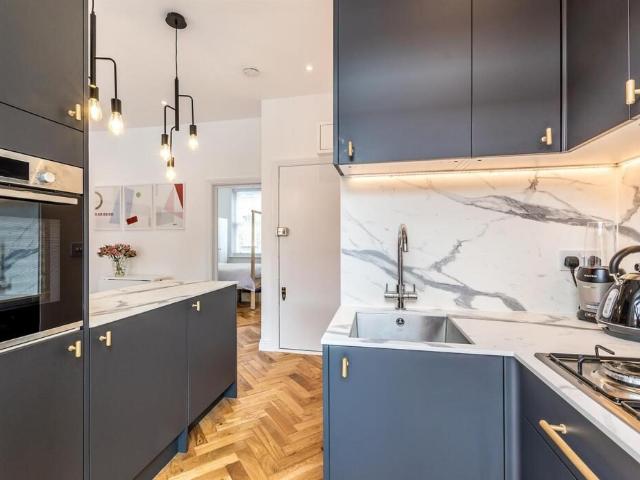 Apartment for rent in West Kensington, Greater London