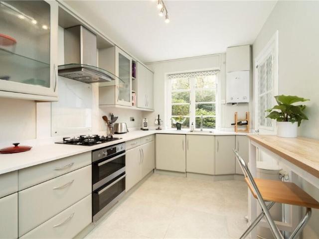 Apartment for rent in Roehampton, Greater London