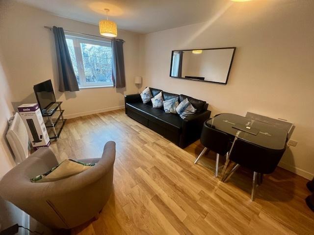 Apartment for rent in Cardiff Bay, Falcon Lodge