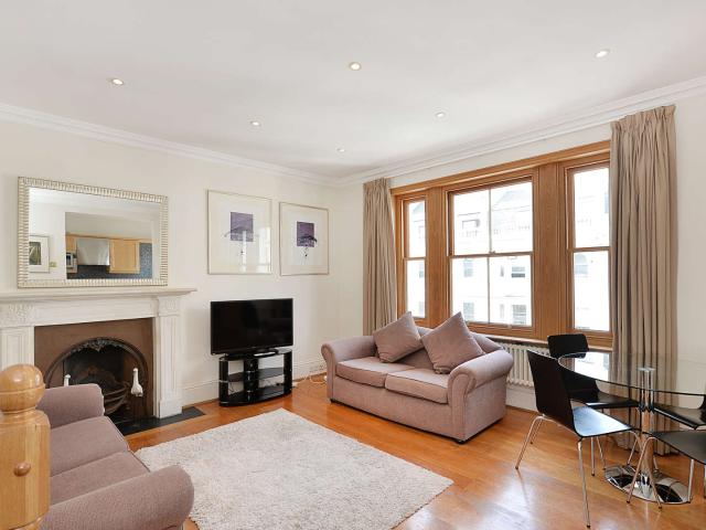 Apartment for rent in Brompton, Greater London