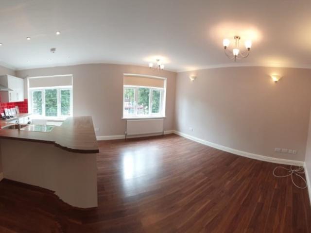 Apartment for rent in Lane, Greater London
