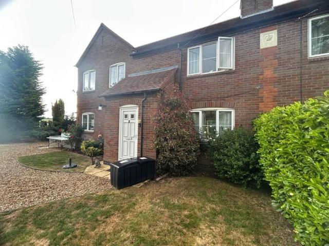 Apartment for rent in Five Acres, Hertfordshire
