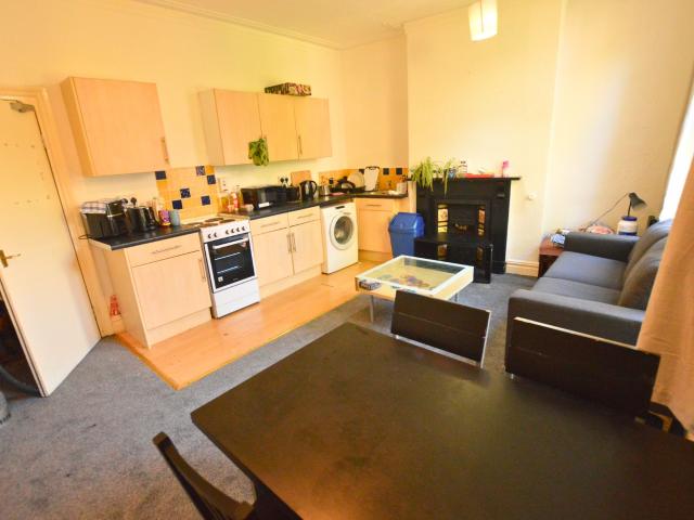 Apartment for rent in Hyde Park, West Yorkshire