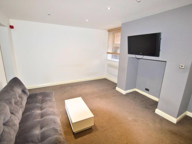 Apartment for rent in Hyde Park, West Yorkshire