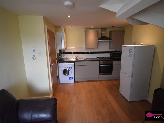 Apartment for rent in Plasnewydd, Falcon Lodge