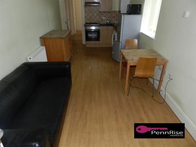 Apartment for rent in Plasnewydd, Falcon Lodge