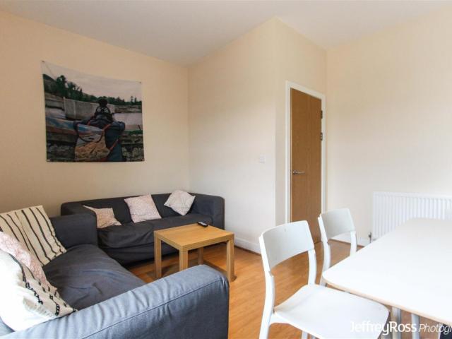 Apartment for rent in Plasnewydd, Falcon Lodge
