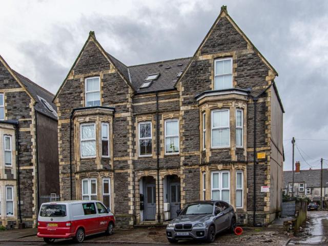 Apartment for rent in Plasnewydd, Falcon Lodge