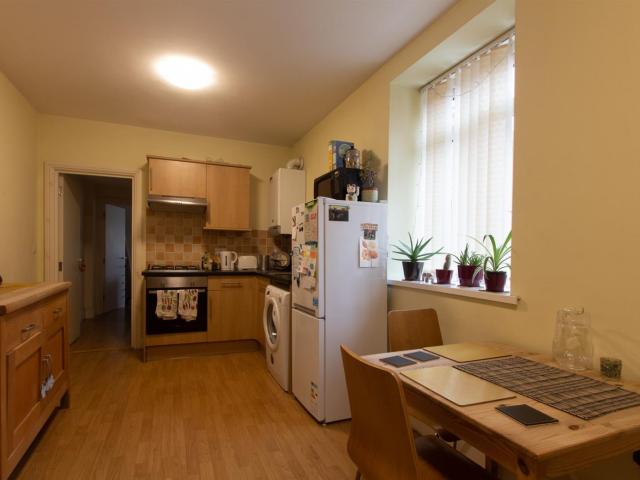 Apartment for rent in Plasnewydd, Falcon Lodge