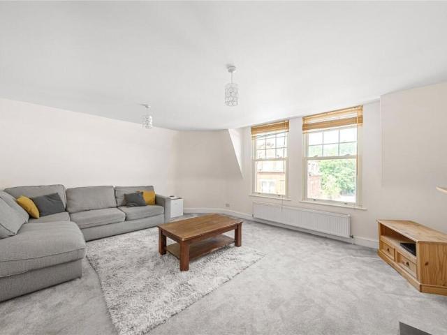 Apartment for rent in St Margarets, Greater London