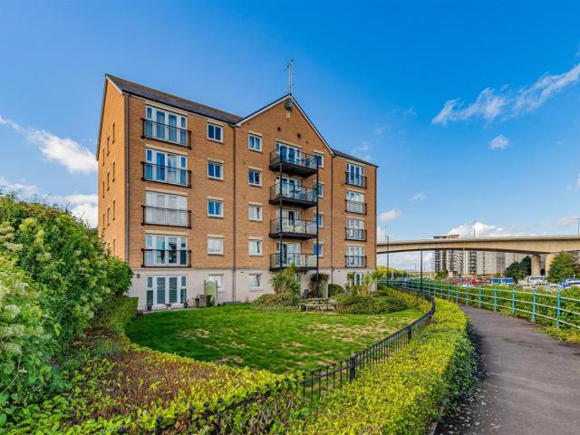 Apartment for rent in Penarth, Wales
