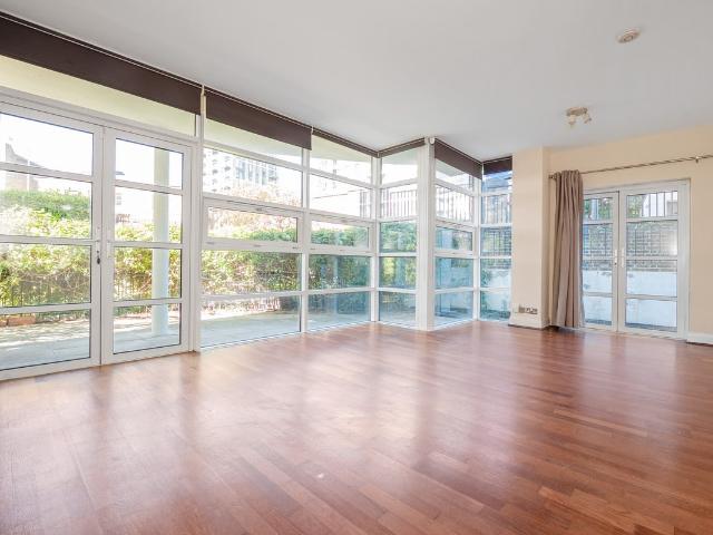 Apartment for rent in Strand-on-the-Green, Greater London