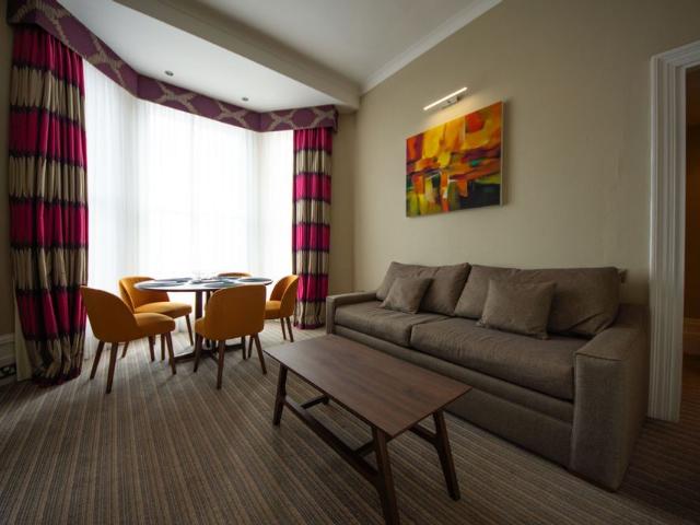 Apartment for rent in Roselands, Eastbourne