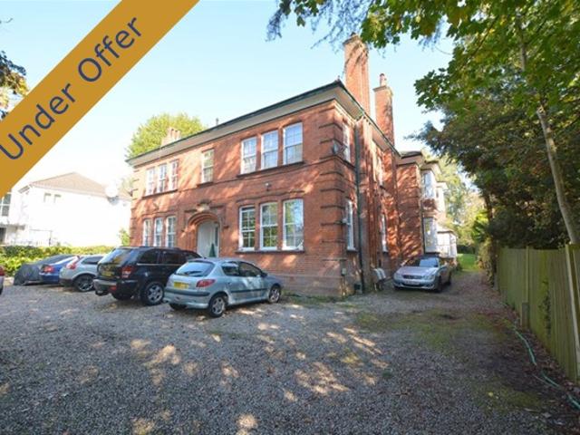 Apartment for rent in Hatch End, Greater London