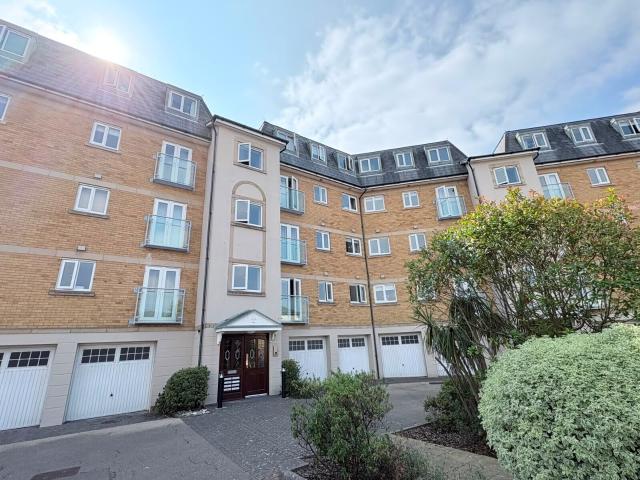 Apartment for rent in Crumbles, Eastbourne