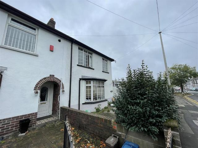 Apartment for rent in Plasnewydd, Falcon Lodge
