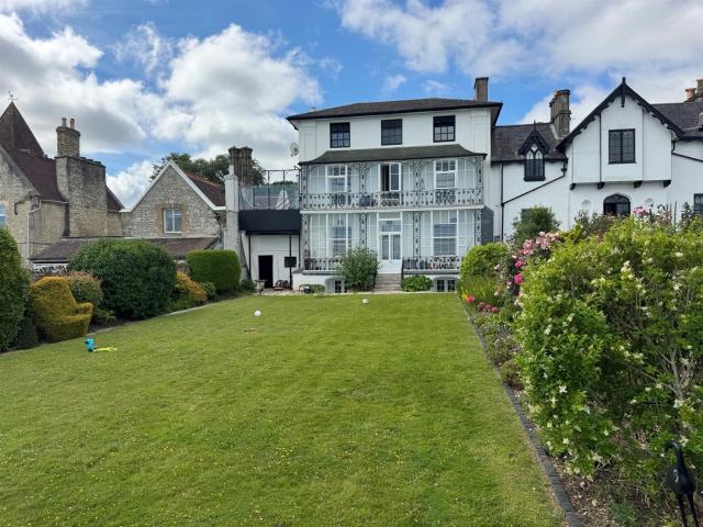 Apartment for rent in Binstead, Ryde